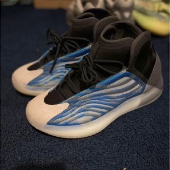 qntm frozen blue on feet